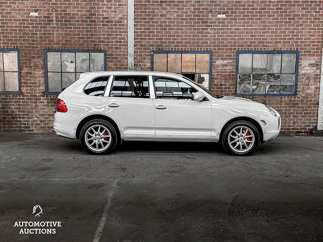 Porsche cayenne turbo 4.5 v8 450pk 2005 -youngtimer- - afbeelding 2 van  52