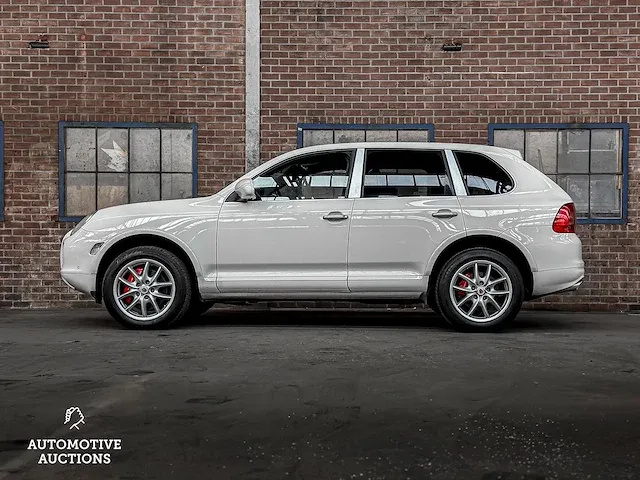 Porsche cayenne turbo 4.5 v8 450pk 2005 -youngtimer- - afbeelding 17 van  52