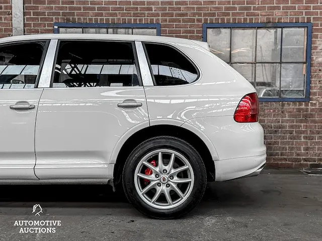 Porsche cayenne turbo 4.5 v8 450pk 2005 -youngtimer- - afbeelding 18 van  52