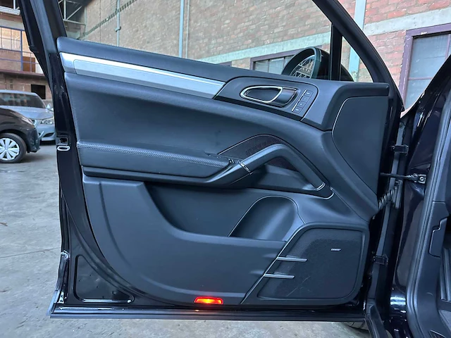 Porsche cayenne turbo 4.8 v8 493pk 2010 - afbeelding 29 van  48