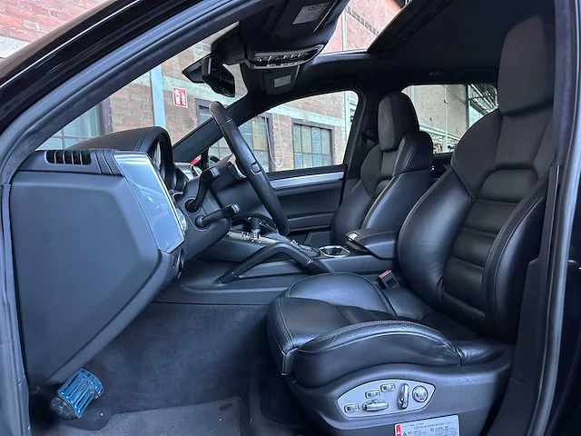 Porsche cayenne turbo 4.8 v8 493pk 2010 - afbeelding 31 van  48