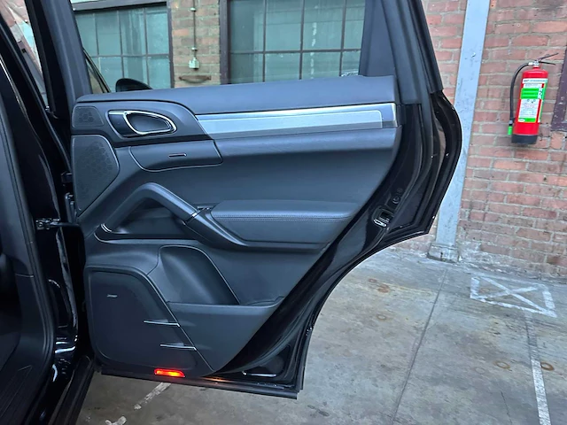 Porsche cayenne turbo 4.8 v8 493pk 2010 - afbeelding 37 van  48