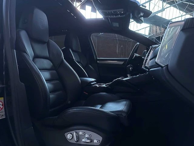 Porsche cayenne turbo 4.8 v8 493pk 2010 - afbeelding 40 van  48