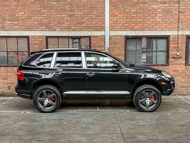Porsche cayenne turbo 4.8 v8 500pk 2009 youngtimer - afbeelding 2 van  43