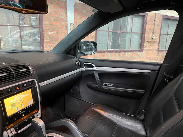 Porsche cayenne turbo 4.8 v8 500pk 2009 youngtimer - afbeelding 14 van  43