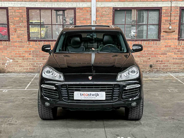 Porsche cayenne turbo 4.8 v8 500pk 2009 youngtimer - afbeelding 40 van  43