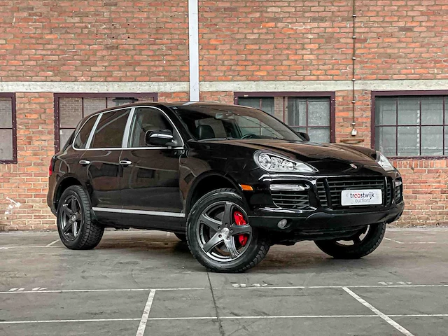 Porsche cayenne turbo 4.8 v8 500pk 2009 youngtimer - afbeelding 41 van  43