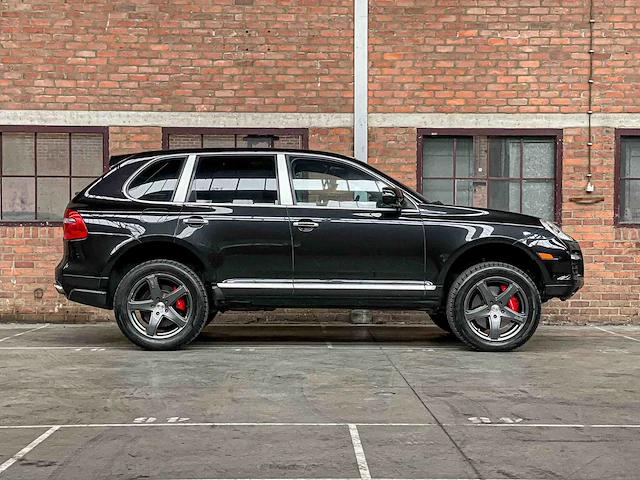 Porsche cayenne turbo 4.8 v8 500pk 2009 youngtimer - afbeelding 43 van  43