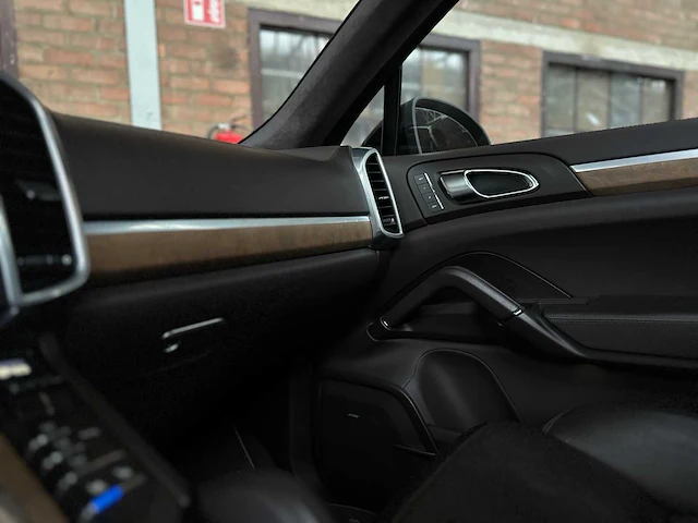 Porsche cayenne turbo 4.8 v8 500pk 2011, tb-959-g - afbeelding 26 van  62