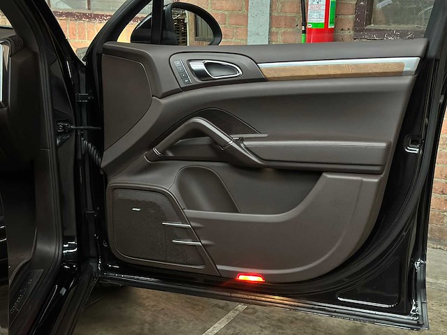 Porsche cayenne turbo 4.8 v8 500pk 2011, tb-959-g - afbeelding 50 van  63