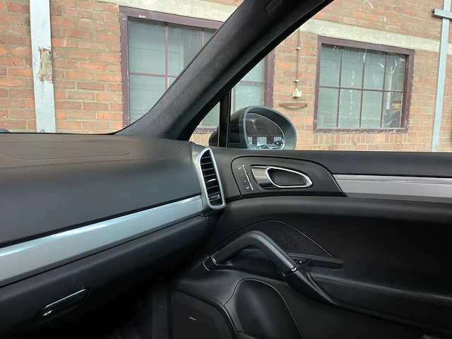 Porsche cayenne turbo 4.8 v8 500pk 2011 - afbeelding 20 van  45