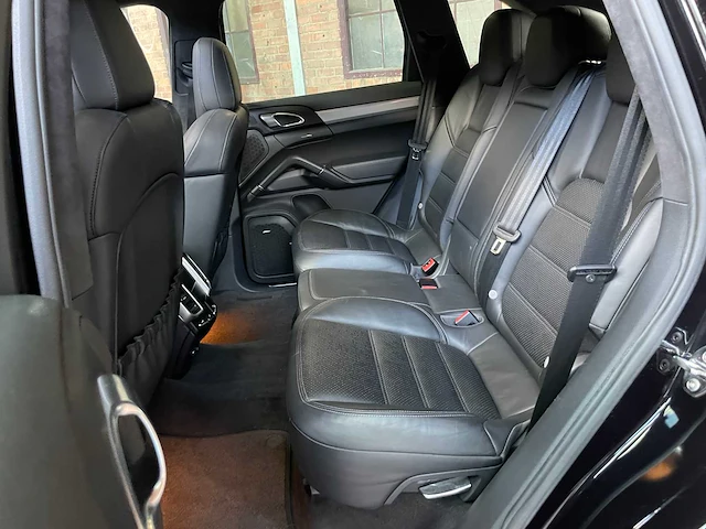 Porsche cayenne turbo 4.8 v8 500pk 2011 - afbeelding 33 van  45
