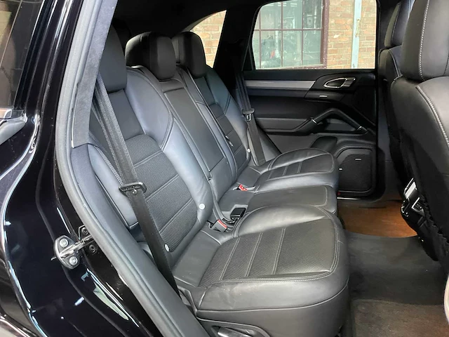Porsche cayenne turbo 4.8 v8 500pk 2011 - afbeelding 35 van  45