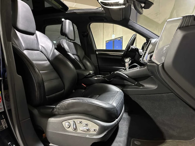 Porsche cayenne turbo 4.8 v8 500pk 2012, 8-sgb-44 - afbeelding 44 van  53