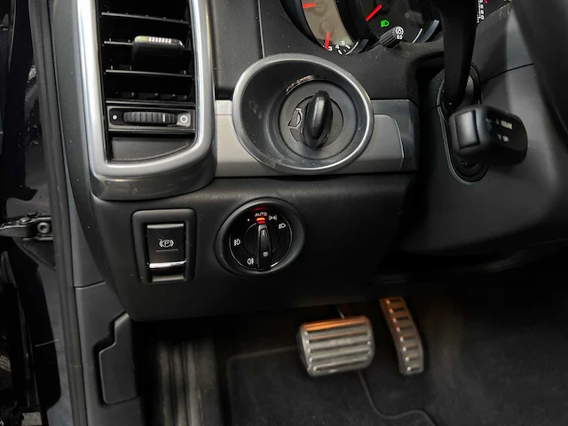 Porsche cayenne turbo 4.8 v8 500pk 2012 - afbeelding 10 van  46