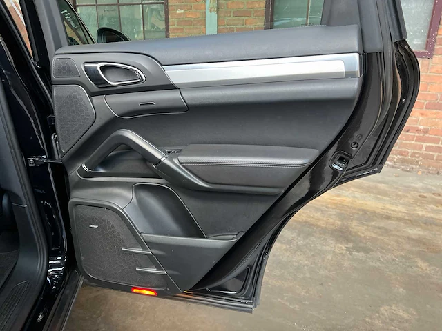 Porsche cayenne turbo 4.8 v8 500pk 2012 - afbeelding 30 van  46