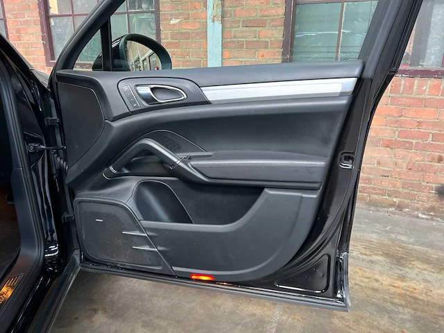 Porsche cayenne turbo 4.8 v8 500pk 2012 - afbeelding 31 van  46