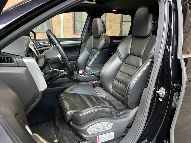 Porsche cayenne turbo 4.8 v8 500pk 2012 - afbeelding 33 van  46