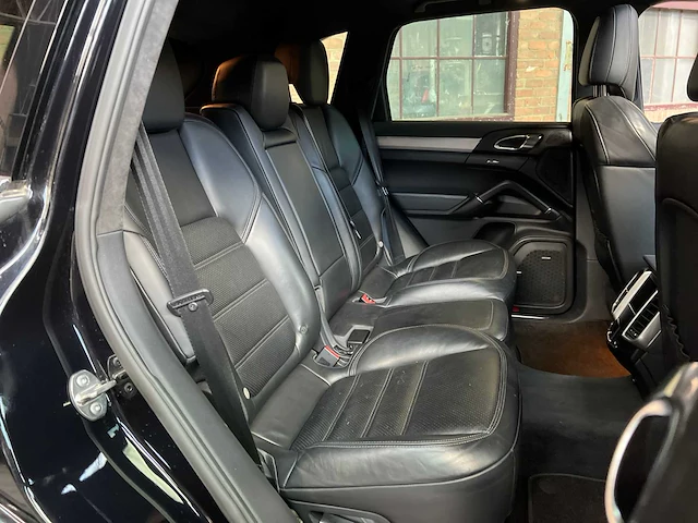 Porsche cayenne turbo 4.8 v8 500pk 2012 - afbeelding 36 van  46