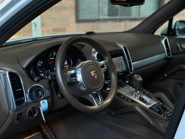 Porsche cayenne turbo 4.8 v8 500pk 2013 gts pakket - afbeelding 9 van  45