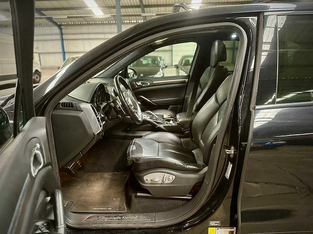 Porsche cayenne turbo automaat - afbeelding 15 van  17