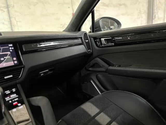 Porsche cayenne turbo gt coupé 4.0 v8 640pk carbon 2022 sport-chrono -orig. nl-, r-377-fs - afbeelding 43 van  100