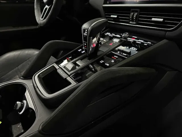 Porsche cayenne turbo gt coupé 4.0 v8 640pk carbon 2022 sport-chrono -orig. nl-, r-377-fs - afbeelding 50 van  100