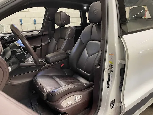 Porsche macan 2.0 245pk facelift 2019 sport-chrono - afbeelding 47 van  63