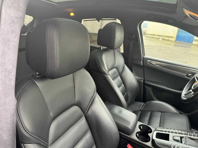 Porsche macan 3.6 turbo 400pk 4wd 1605 - afbeelding 31 van  33