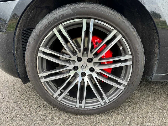 Porsche macan 3.6 turbo carbon sport+ 400pk 21inch,pano,luchtvering..full options 7230 - afbeelding 4 van  85