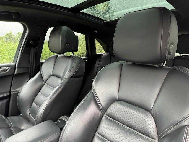 Porsche macan 3.6 turbo carbon sport+ 400pk 21inch,pano,luchtvering..full options 7230 - afbeelding 11 van  85