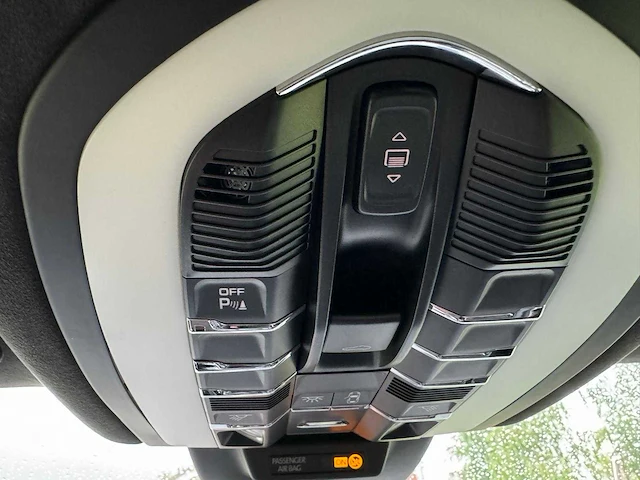 Porsche macan 3.6 turbo carbon sport+ 400pk 21inch,pano,luchtvering..full options 7230 - afbeelding 20 van  85