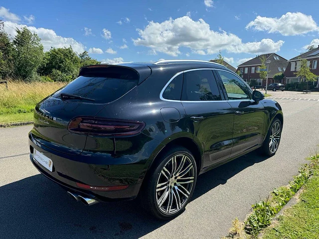 Porsche macan 3.6 turbo carbon sport+ 400pk 21inch,pano,luchtvering..full options 7230 - afbeelding 23 van  85
