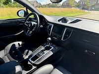 Porsche macan 3.6 turbo carbon sport+ 400pk 21inch,pano,luchtvering..full options 7230 - afbeelding 39 van  85