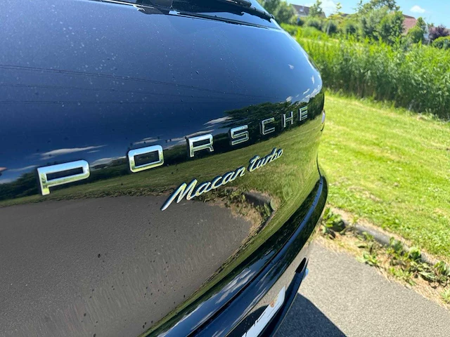 Porsche macan 3.6 turbo carbon sport+ 400pk 21inch,pano,luchtvering..full options 7230 - afbeelding 40 van  85