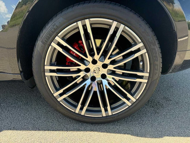 Porsche macan 3.6 turbo carbon sport+ 400pk 21inch,pano,luchtvering..full options 7230 - afbeelding 41 van  85