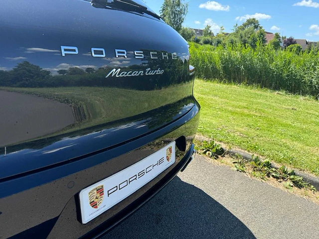 Porsche macan 3.6 turbo carbon sport+ 400pk 21inch,pano,luchtvering..full options 7230 - afbeelding 42 van  85