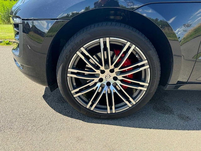 Porsche macan 3.6 turbo carbon sport+ 400pk 21inch,pano,luchtvering..full options 7230 - afbeelding 43 van  85