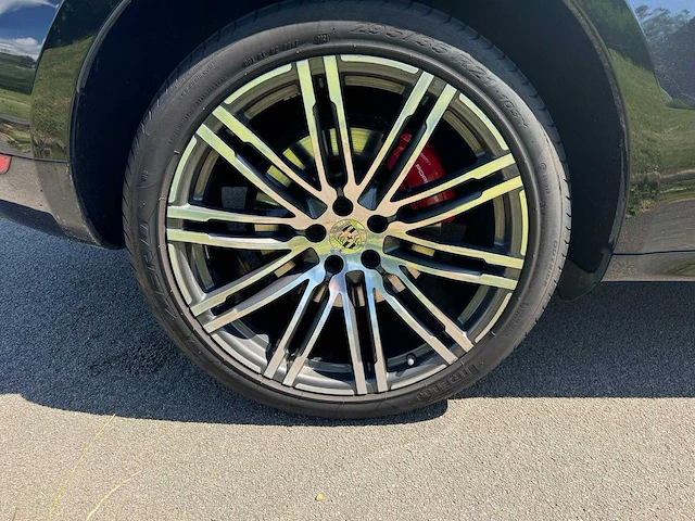 Porsche macan 3.6 turbo carbon sport+ 400pk 21inch,pano,luchtvering..full options 7230 - afbeelding 48 van  85