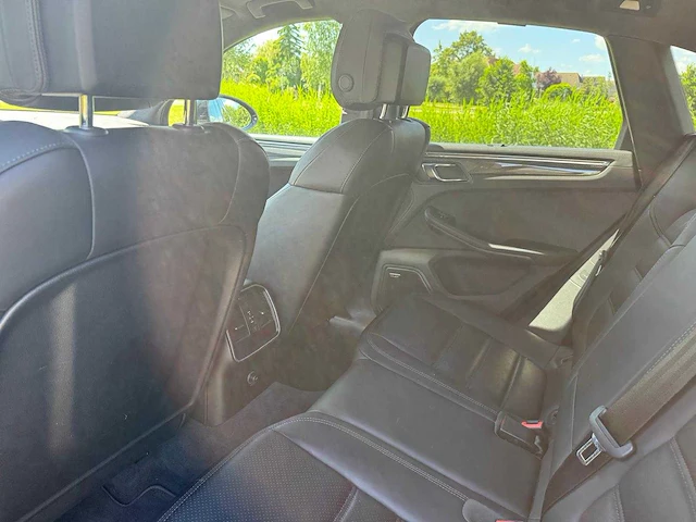 Porsche macan 3.6 turbo carbon sport+ 400pk 21inch,pano,luchtvering..full options 7230 - afbeelding 53 van  85