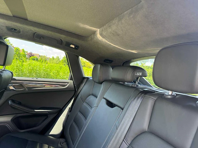 Porsche macan 3.6 turbo carbon sport+ 400pk 21inch,pano,luchtvering..full options 7230 - afbeelding 54 van  85