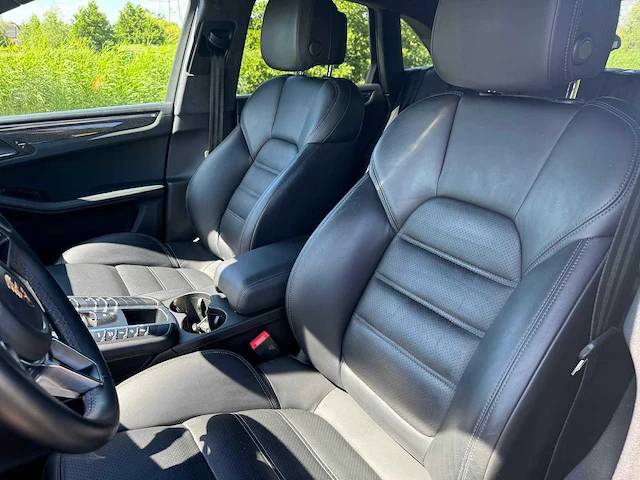 Porsche macan 3.6 turbo carbon sport+ 400pk 21inch,pano,luchtvering..full options 7230 - afbeelding 59 van  85