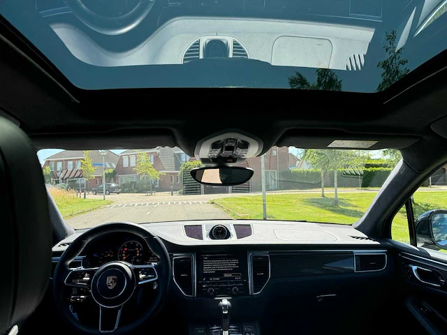 Porsche macan 3.6 turbo carbon sport+ 400pk 21inch,pano,luchtvering..full options 7230 - afbeelding 63 van  85