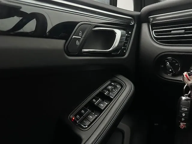 Porsche macan s 3.0 v6 sport-chrono 354pk nieuw-model 2019, h-431-sr - afbeelding 25 van  51