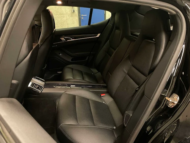 Porsche panamera 3.0 d 250pk 2012, 44-xzg-6 - afbeelding 26 van  74