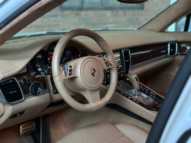 Porsche panamera 3.6 v6 304pk 2011 - afbeelding 9 van  45
