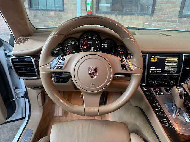 Porsche panamera 3.6 v6 304pk 2011 - afbeelding 10 van  45