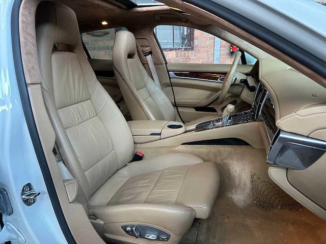 Porsche panamera 3.6 v6 304pk 2011 - afbeelding 37 van  45