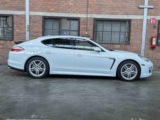 Porsche panamera 3.6 v6 304pk 2011 - afbeelding 45 van  45