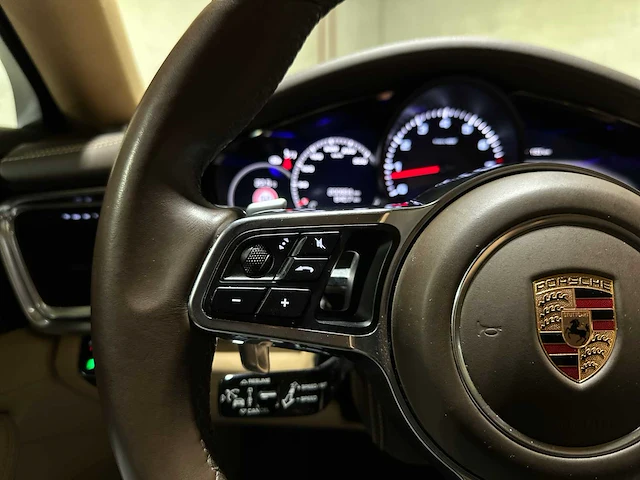 Porsche panamera 4 s e-hybrid 3.0 v6 executive -new model- 416pk 2017 - afbeelding 19 van  65